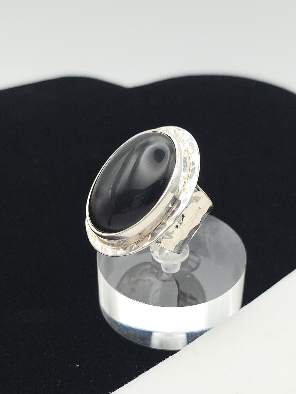 Modern Taxco Mexico Hammered 925 Silver Artisan Onyx Cabochon Statement Ring
